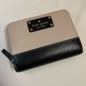 Kate Spade Two-Tone Black and Cream Wellesley Cara Wallet in GUC